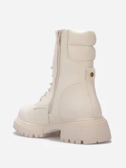 La Modeuse Bottines rangers à détail matelassé Beige