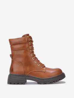Online La Modeuse Bottines rangers à détail matelassé Camel
