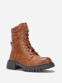 Online La Modeuse Bottines rangers à détail matelassé Camel