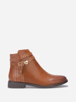 New La Modeuse Bottines texturées avec bride à boucle Camel