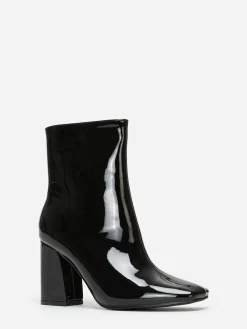 Discount La Modeuse Bottines vernies à bout carré Noir
