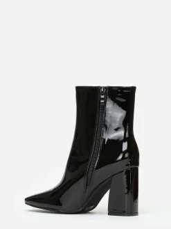 Discount La Modeuse Bottines vernies à bout carré Noir