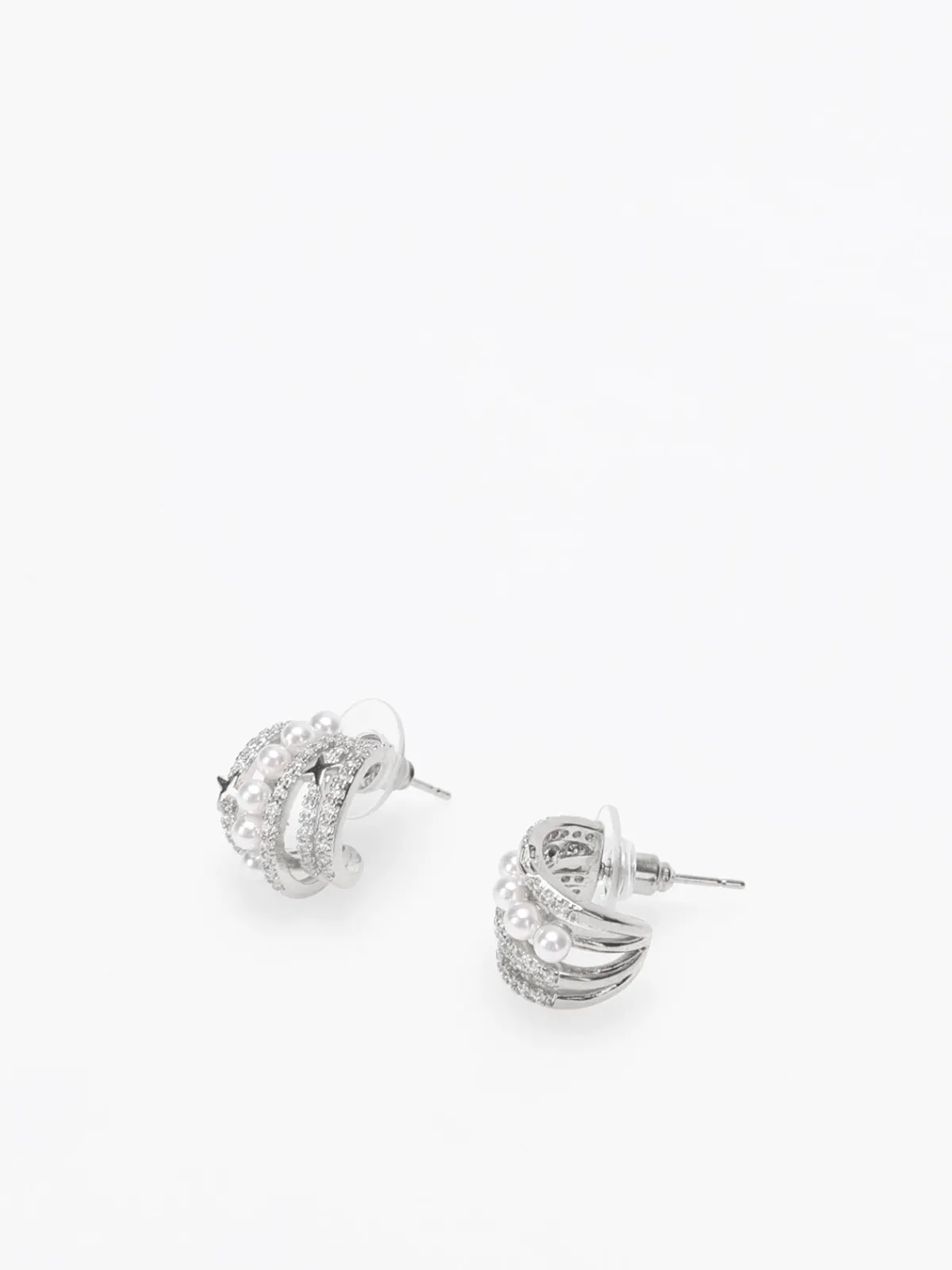 La Modeuse Boucles d'oreilles à strass et perles Argenté