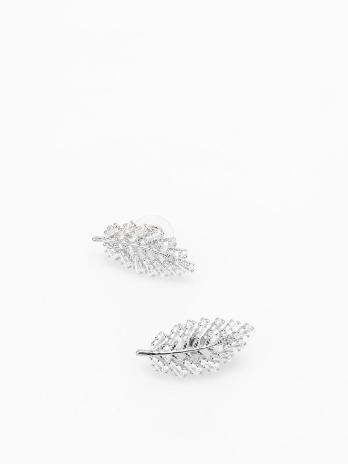 La Modeuse Boucles d'oreilles feuilles en strass Argenté