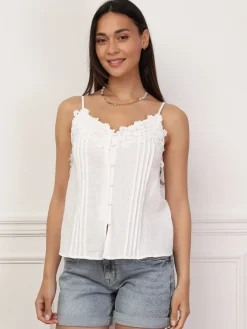 Outlet La Modeuse Caraco boutonné à fleurs en crochet Blanc