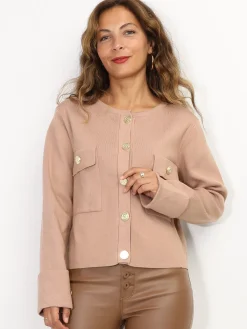 Outlet La Modeuse Cardigan avec poches à rabat et boutons dorés Camel