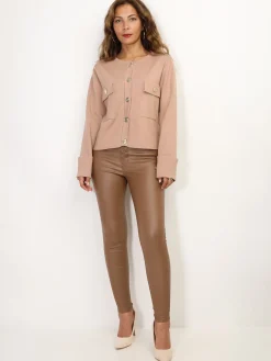 Outlet La Modeuse Cardigan avec poches à rabat et boutons dorés Camel