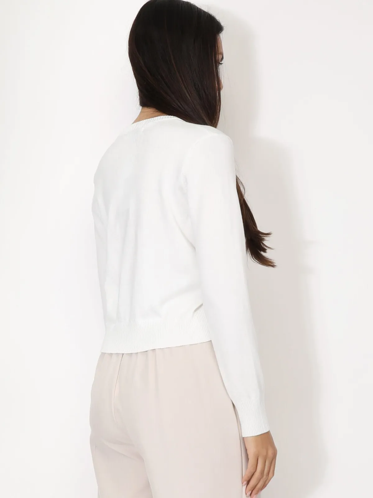 La Modeuse Cardigan classique à col rond et boutons Ecru