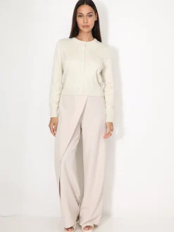 New La Modeuse Cardigan classique à col rond et boutons Beige