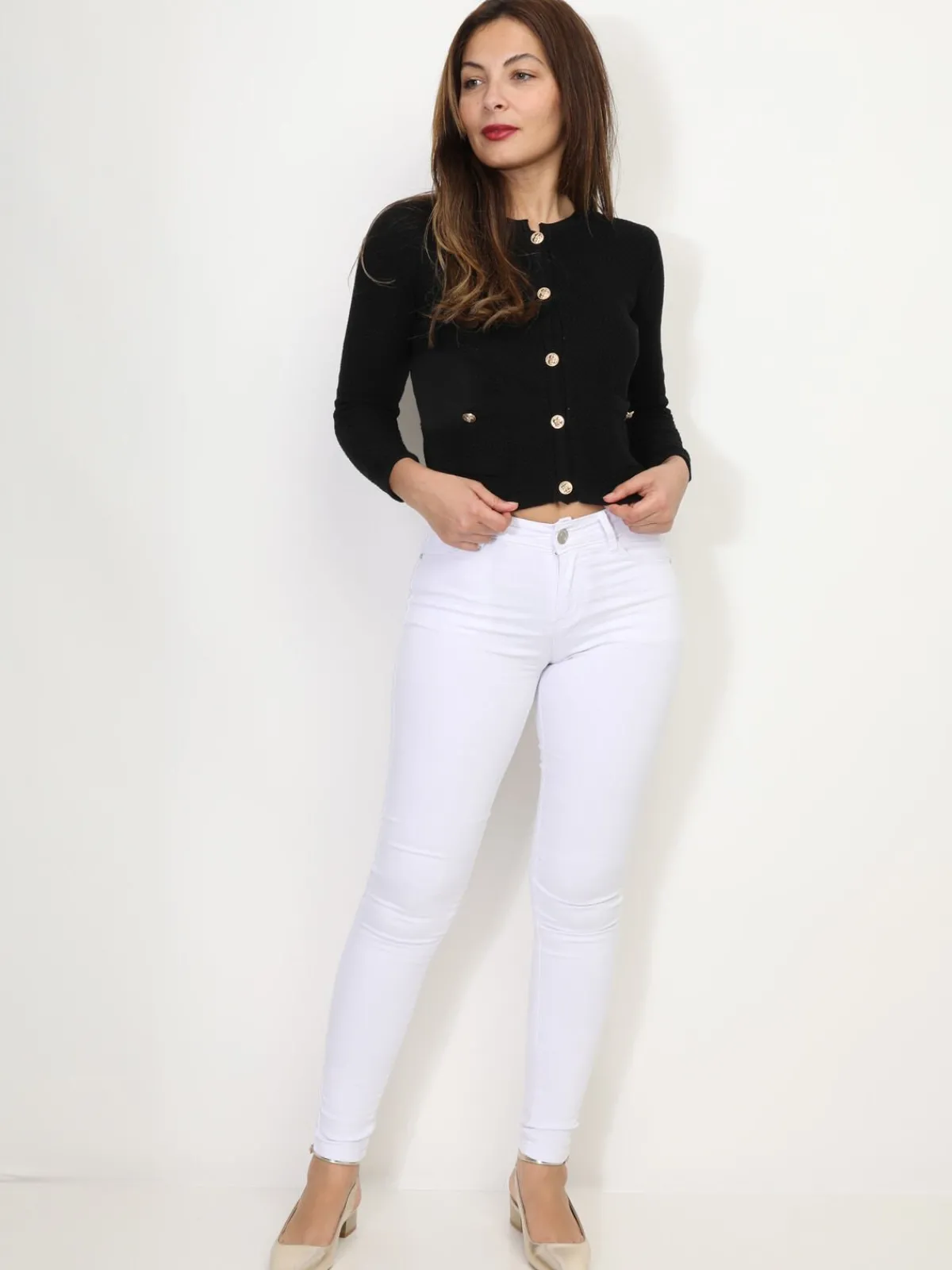 Hot La Modeuse Cardigan court à boutons dorés Noir