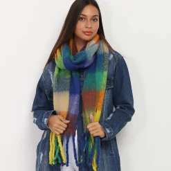 Clearance La Modeuse Écharpe duveteuse à carreaux et franges Multicolore