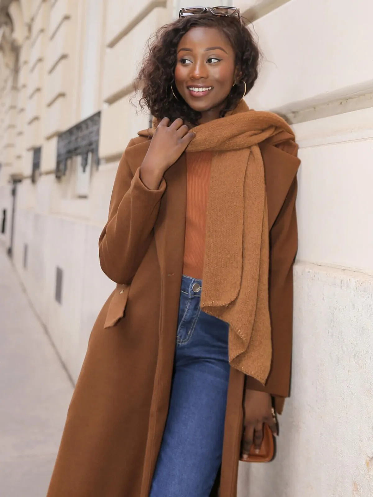 Discount La Modeuse Écharpe en maille côtelée à bords arrondis Marron