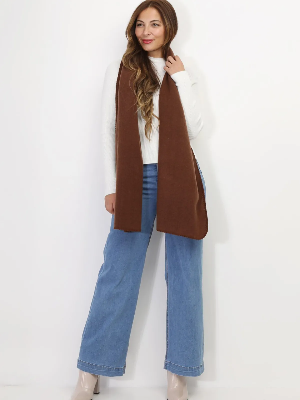 Discount La Modeuse Écharpe unie à bords arrondis Marron