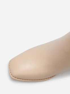 Discount La Modeuse Chelsea à talon et bout carrés Taupe