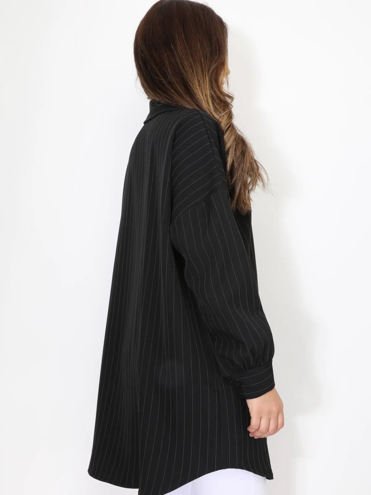 Outlet La Modeuse Chemise ample et longue à rayures Noir