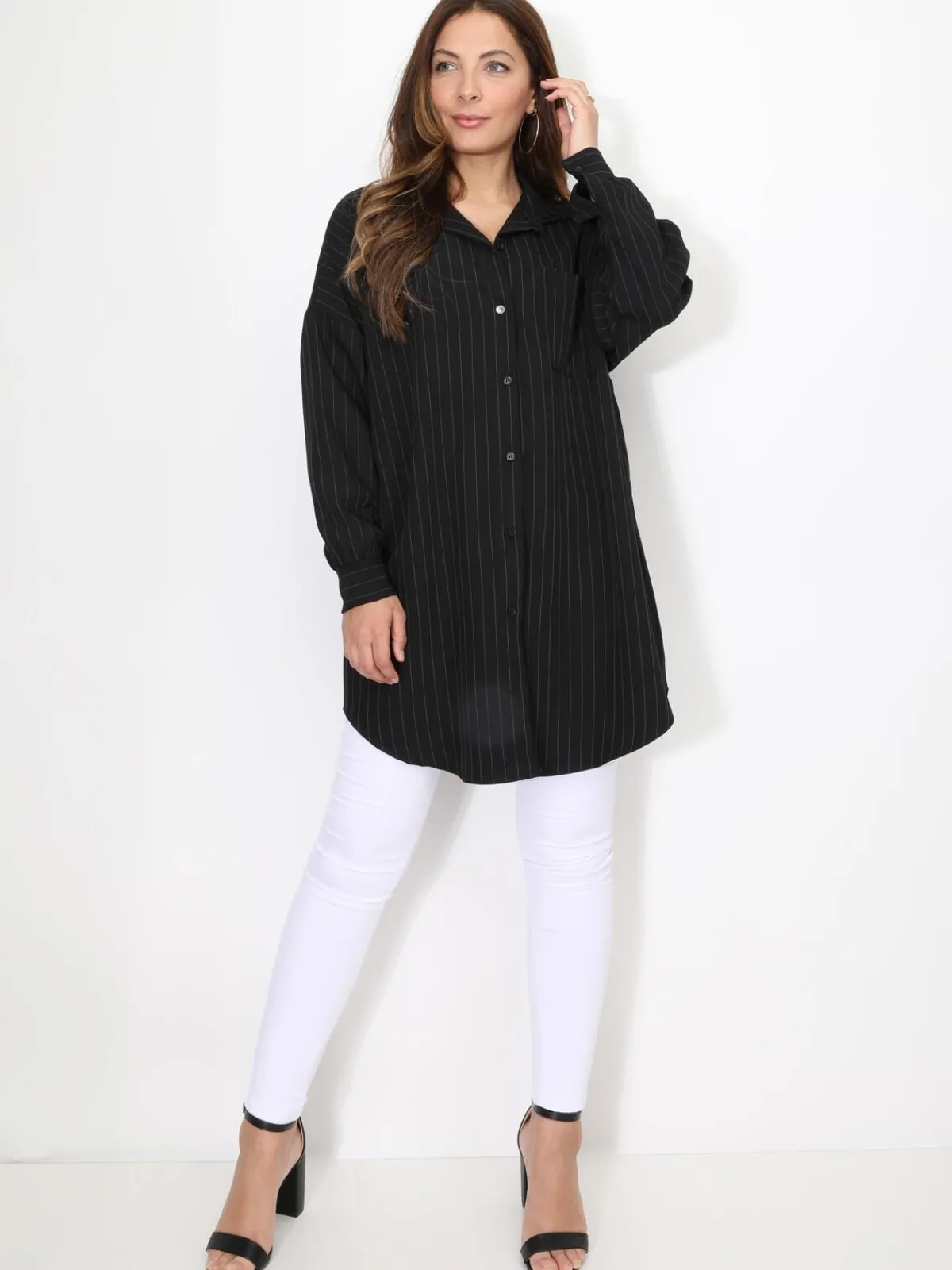 Outlet La Modeuse Chemise ample et longue à rayures Noir