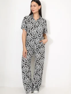 New La Modeuse Chemise fluide à motif abstrait Noir
