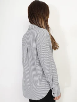 La Modeuse Chemise oversize à fines rayures Noir