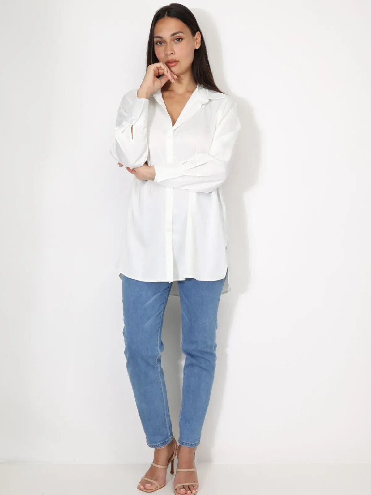 Clearance La Modeuse Chemise satinée oversize à fentes Blanc