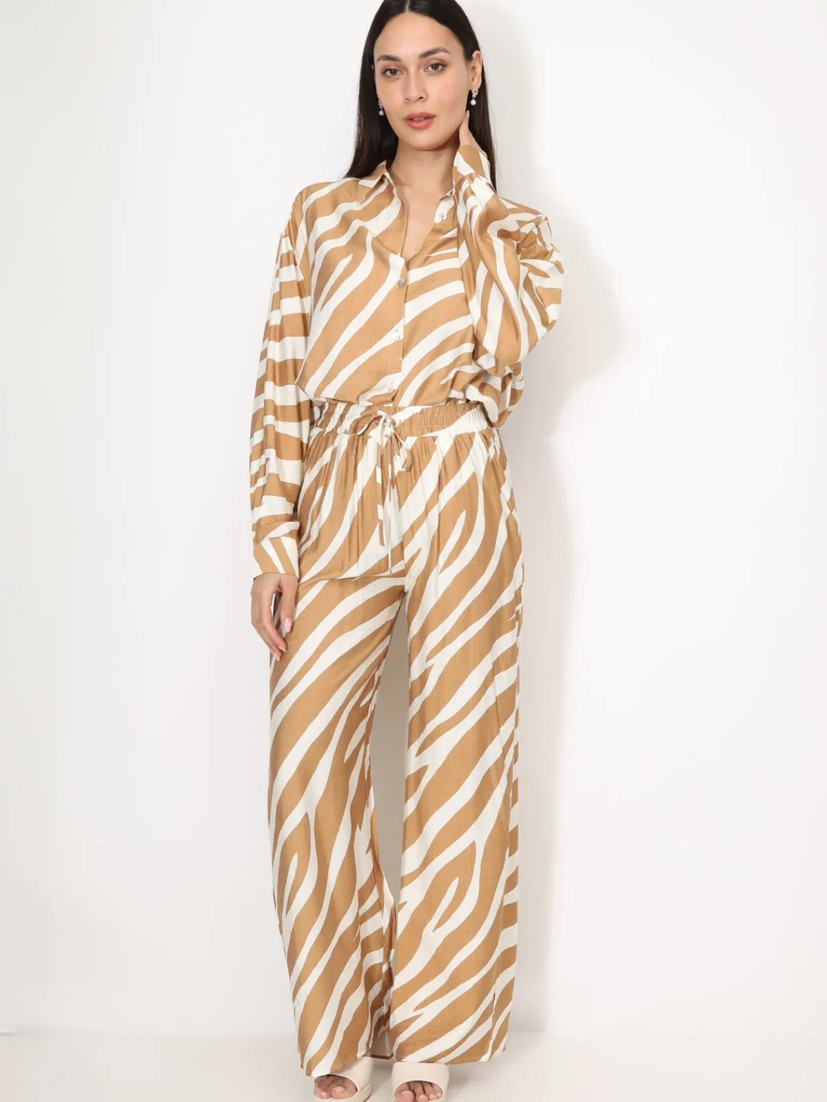 Hot La Modeuse Chemise texturée à motifs Taupe