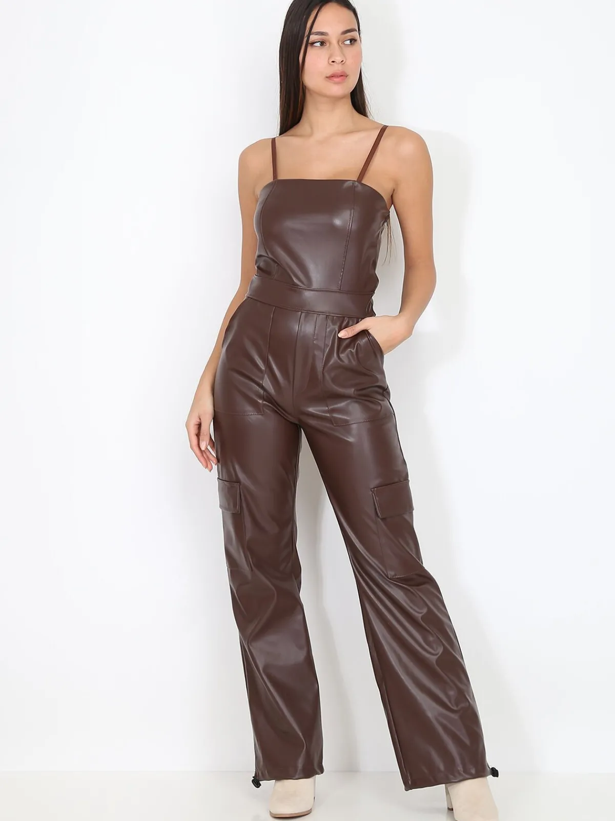 New La Modeuse Combinaison cargo en simili Marronfoncé