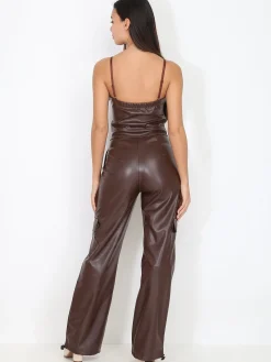 New La Modeuse Combinaison cargo en simili Marronfoncé
