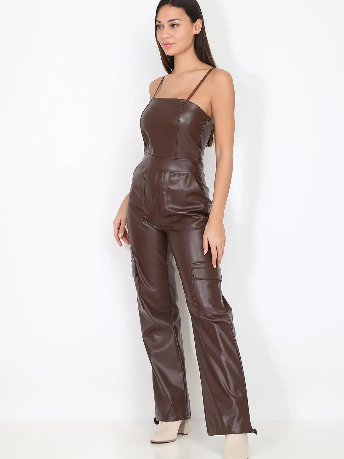 New La Modeuse Combinaison cargo en simili Marronfoncé