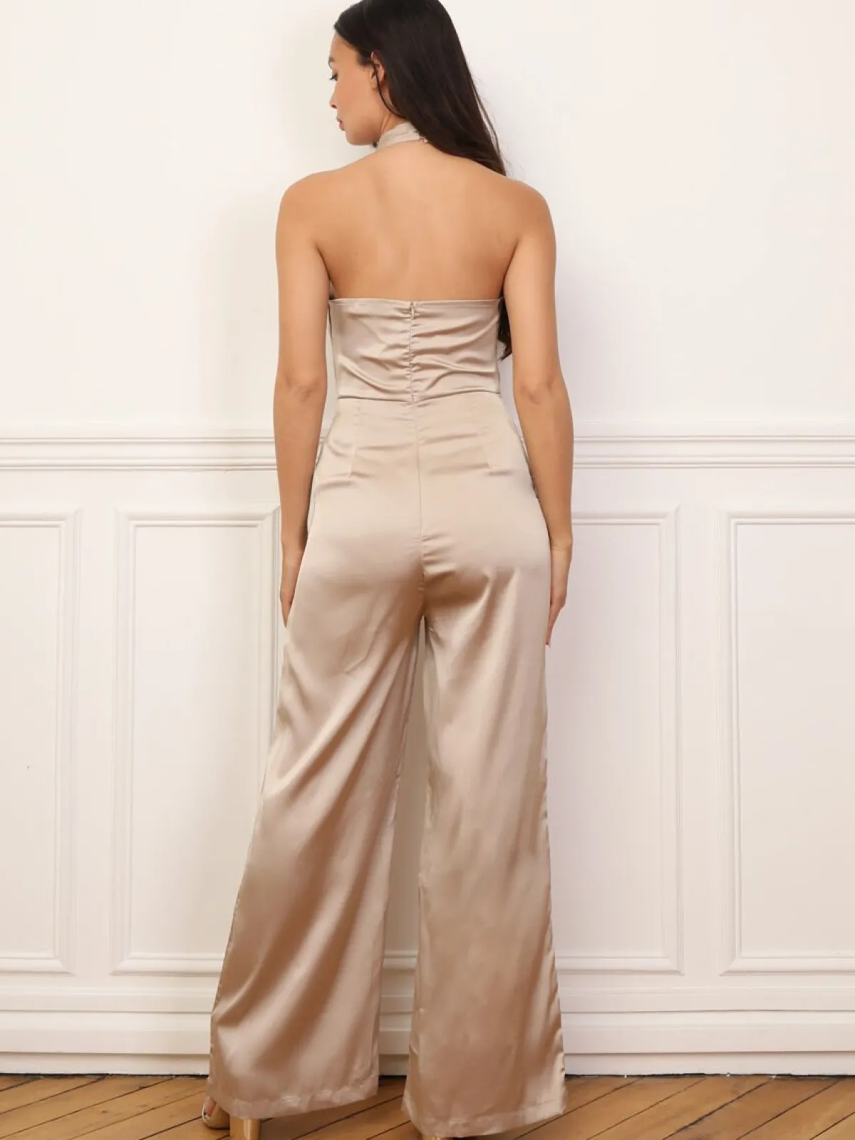 La Modeuse Combinaison satinée à col bénitier et dos nu Dorérose