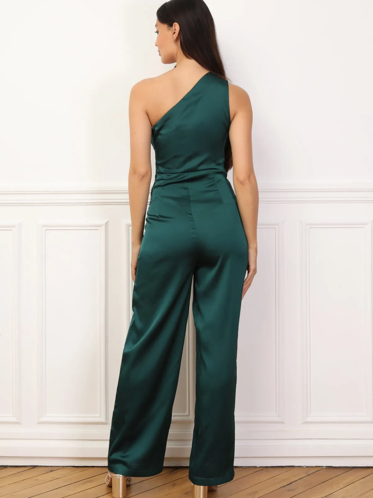 New La Modeuse Combinaison satinée et asymétrique Vertfoncé