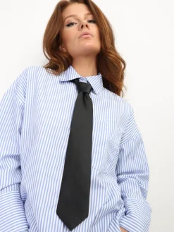 Outlet La Modeuse Cravate satinée et texturée Noir