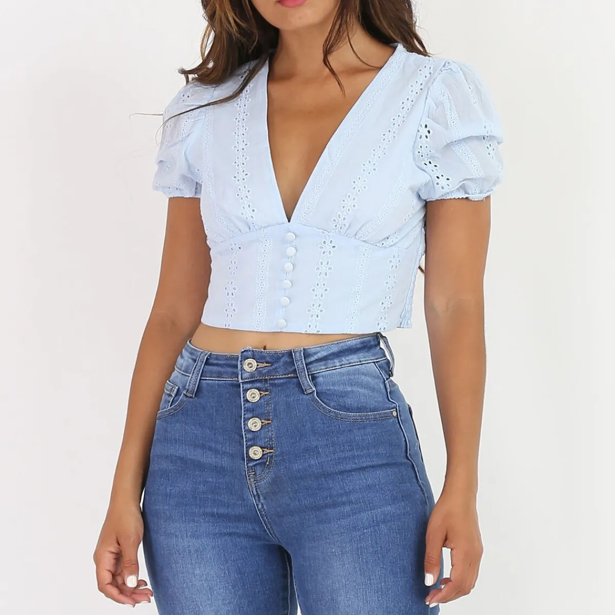 Outlet La Modeuse Crop top à broderie anglaise BleuClair