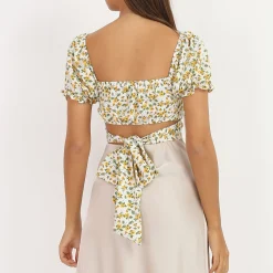 Online La Modeuse Crop top à fleurs et à nouer Blanc