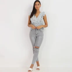La Modeuse Crop top cache coeur fleuri BleuClair