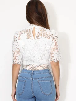 Sale La Modeuse Crop top en crochet à motif fleurs Blanc
