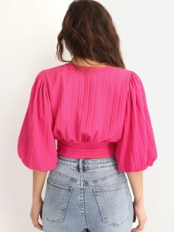 Sale La Modeuse Crop Top plissé à manches ballons Fuchsia
