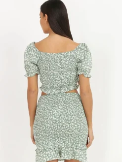 New La Modeuse Crop top smocké et fleuri Vert