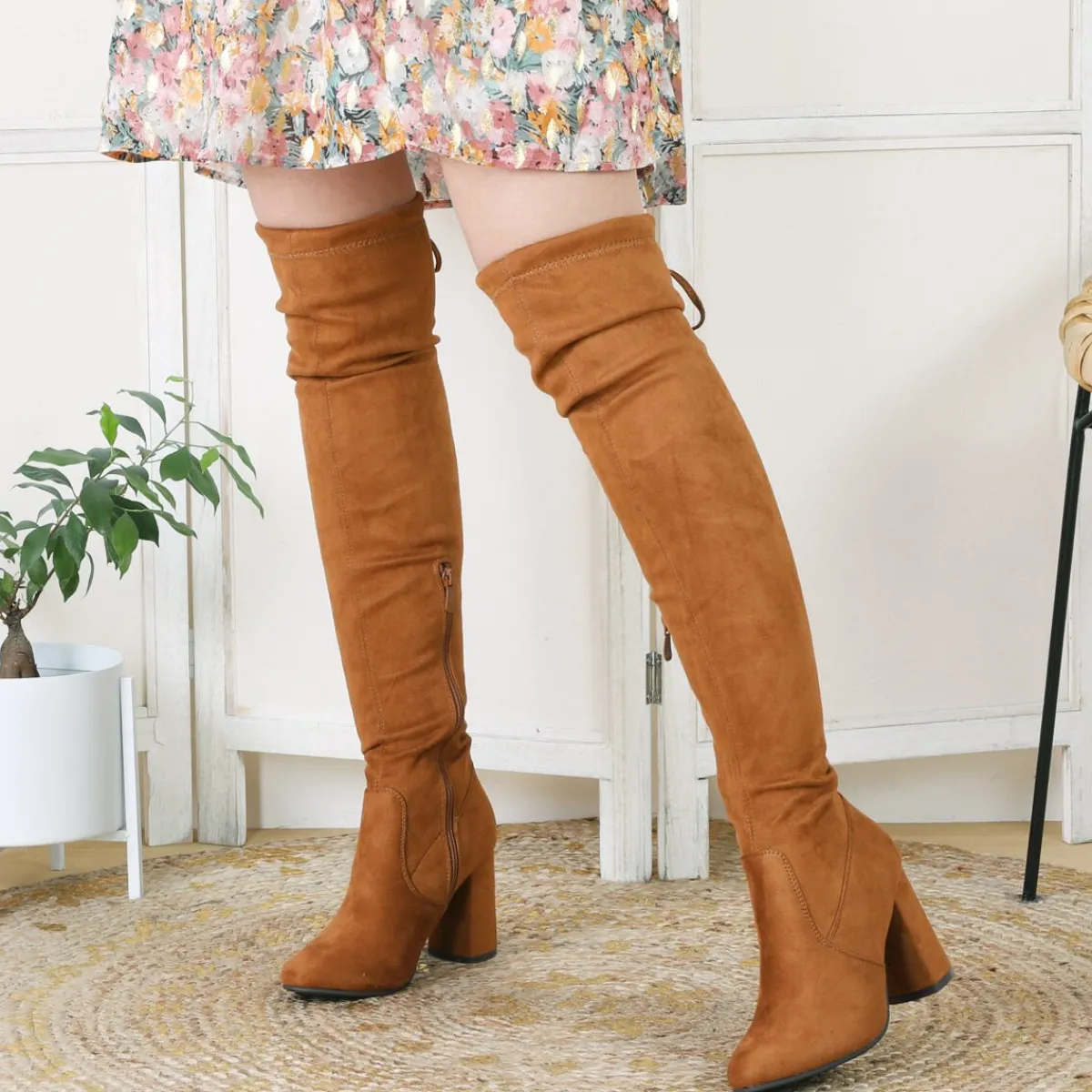 Outlet La Modeuse Cuissardes en suédine à talon carré Camel