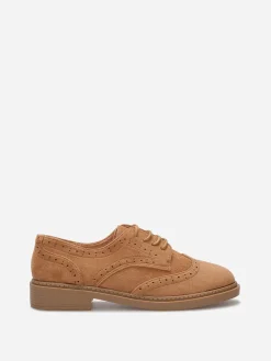 Hot La Modeuse Derbies en suédine à détails ajourés Camel
