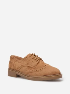Hot La Modeuse Derbies en suédine à détails ajourés Camel