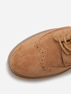 Hot La Modeuse Derbies en suédine à détails ajourés Camel