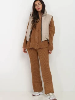 Sale La Modeuse Doudoune courte simili sans manches Beige