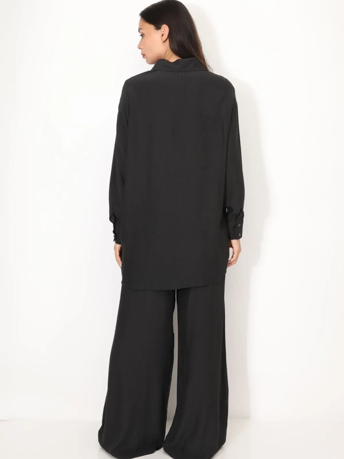 Online La Modeuse Ensemble chemise et pantalon à rayures Noir