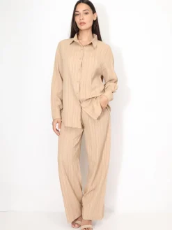 Sale La Modeuse Ensemble chemise et pantalon plissés Taupe