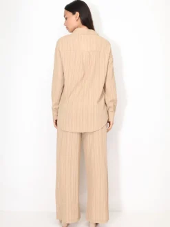 Sale La Modeuse Ensemble chemise et pantalon plissés Taupe