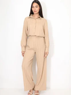 Sale La Modeuse Ensemble chemise et pantalon plissés Taupe