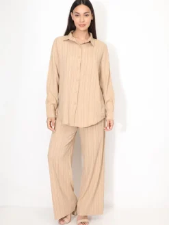 Sale La Modeuse Ensemble chemise et pantalon plissés Taupe