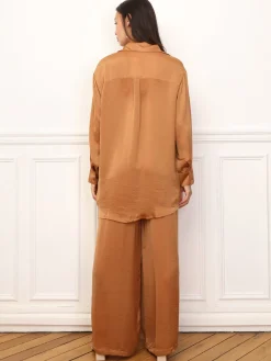 Hot La Modeuse Ensemble chemise pantalon satinés Camel