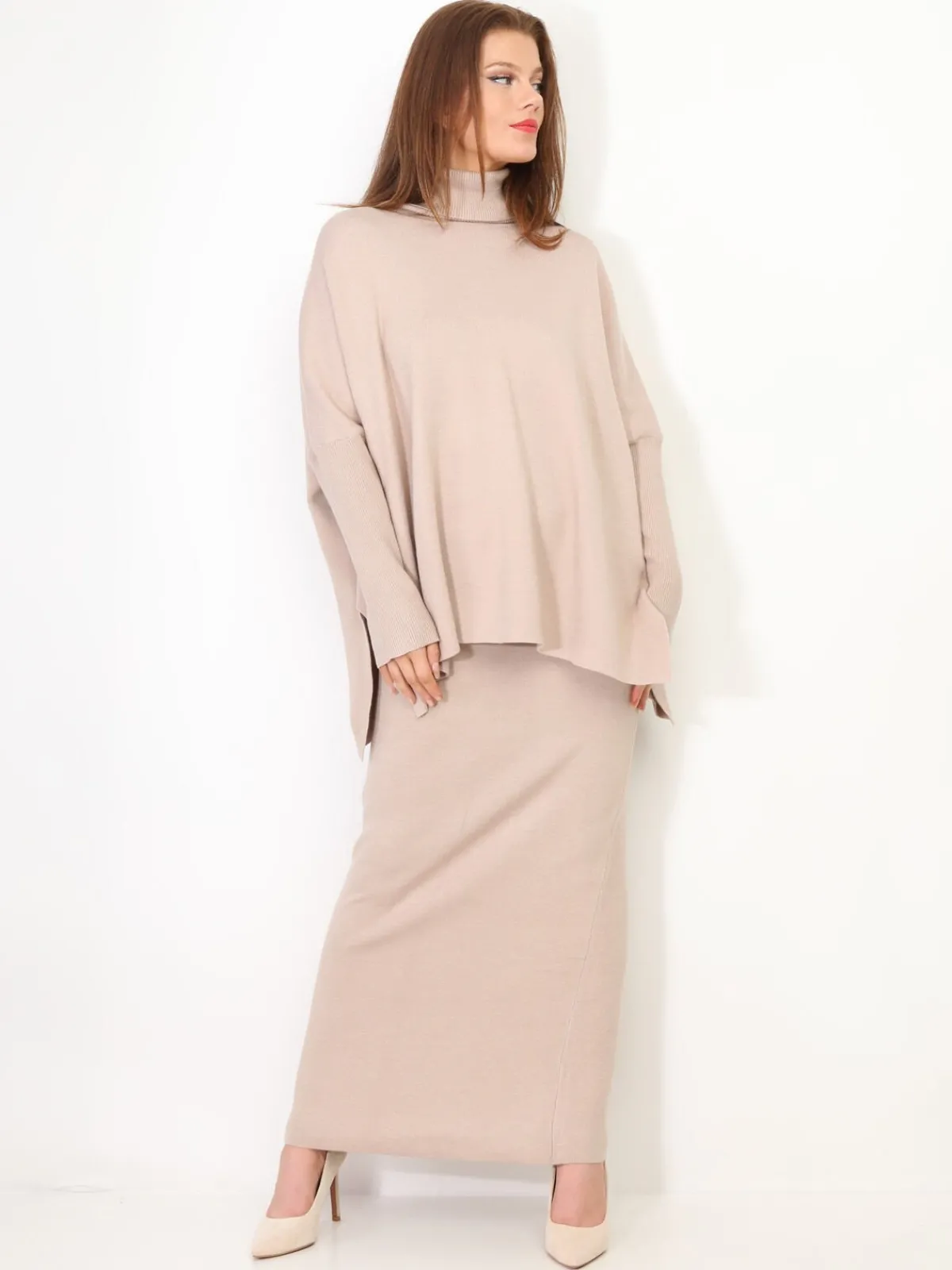 Hot La Modeuse Ensemble maille jupe longue et col roulé Beige