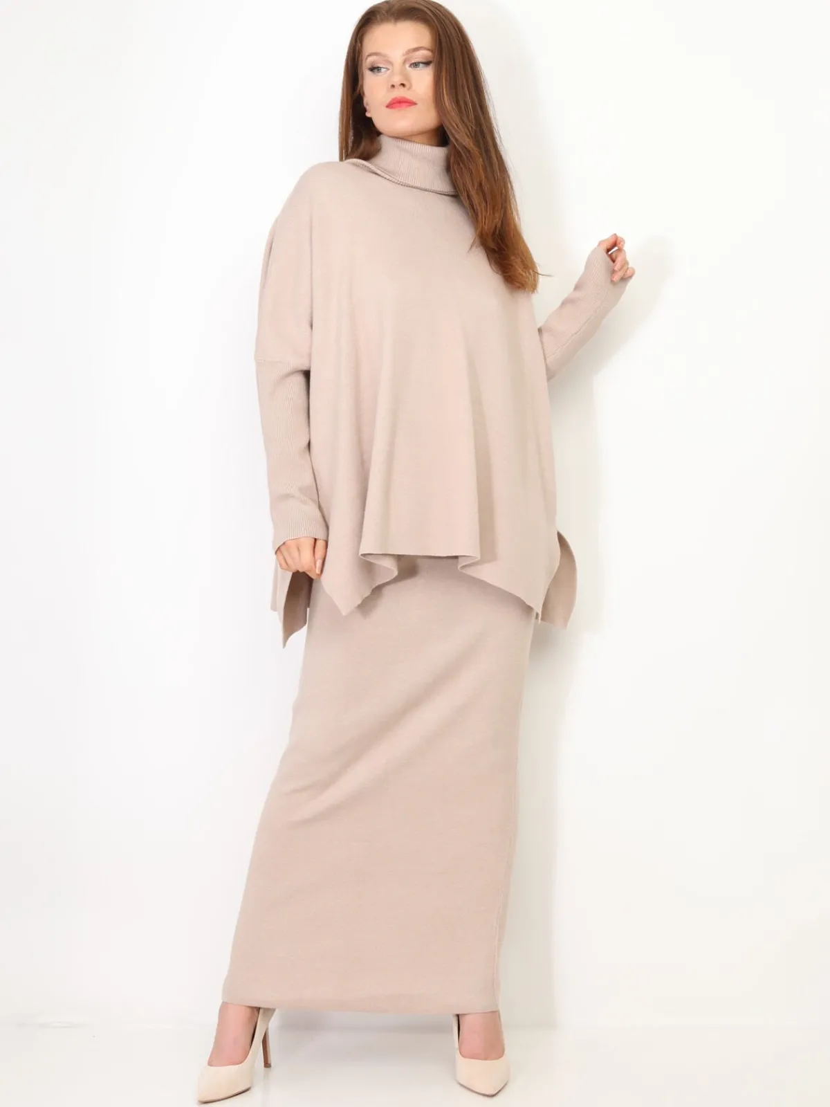Hot La Modeuse Ensemble maille jupe longue et col roulé Beige
