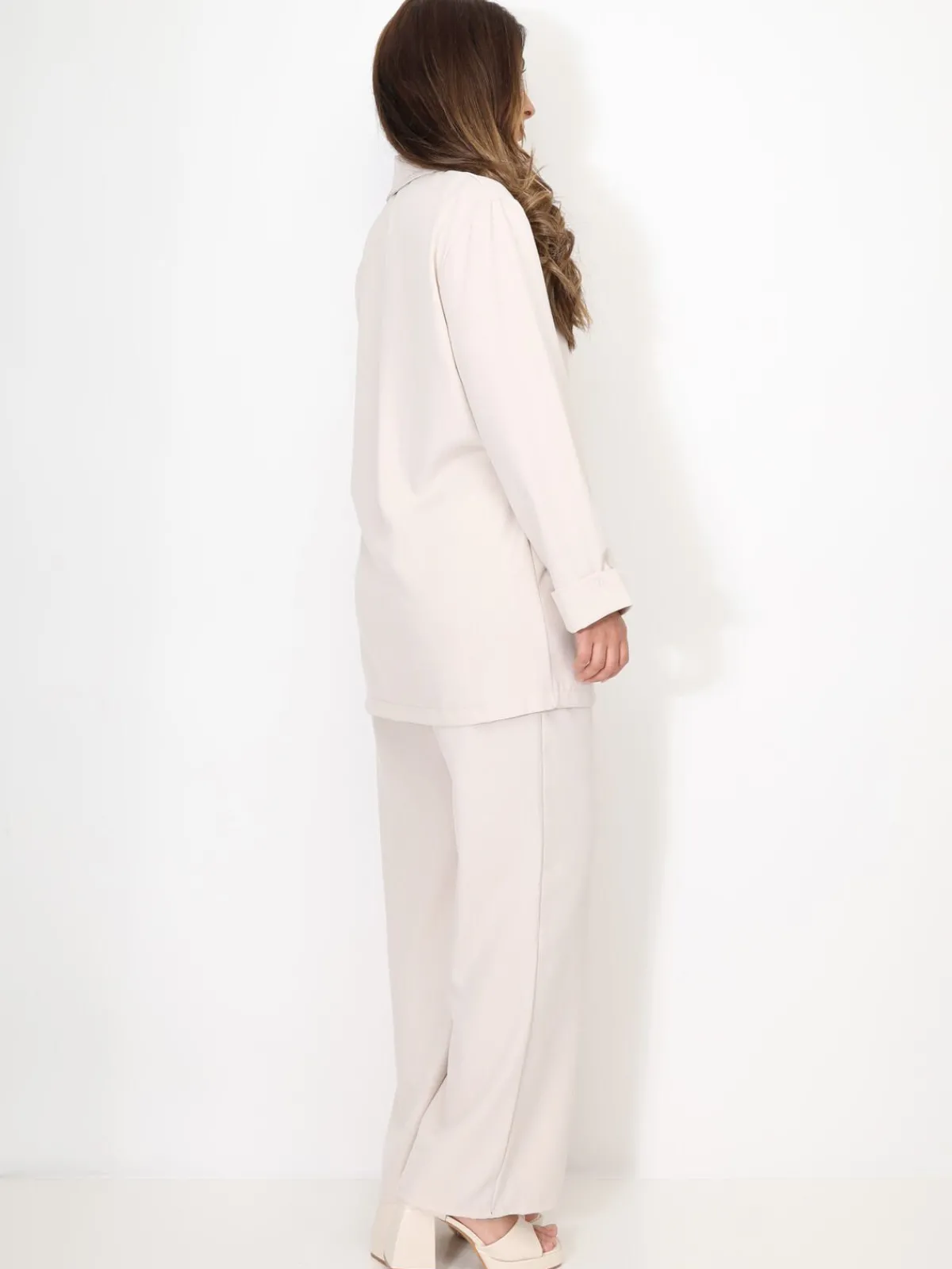 Sale La Modeuse Ensemble tailleur croisé à nouer Beigeclair